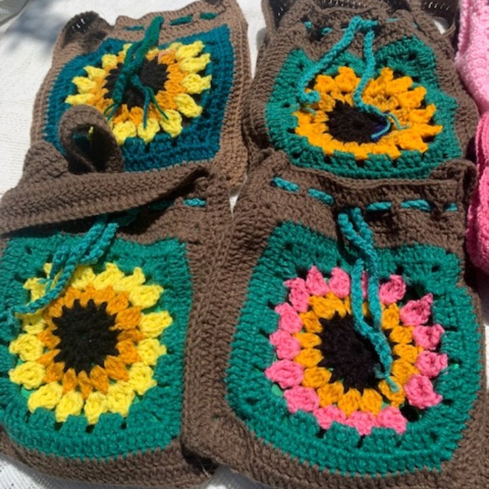 NEW Stylish Crocheted Sunflower Bags-4